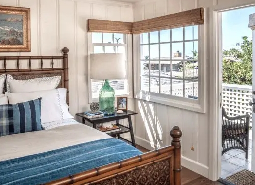 beach cottage bedroom